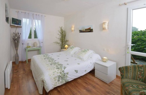 Sainte-Gemme-d'Andigne Bed & Breakfast | Domaine De La Cour