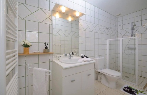Sainte-Gemme-d'Andigne Bed & Breakfast | Domaine De La Cour