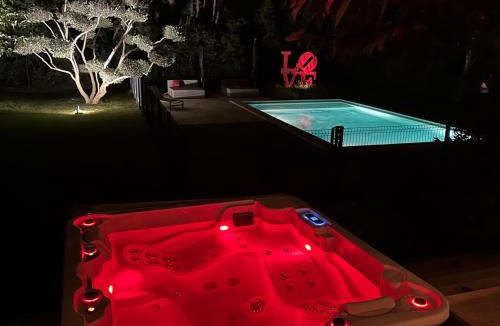 Caderousse House | Domaine de La Franquette by Bridget & Pascal - Piscine Chauffée & SPA