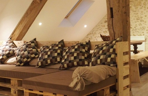 Chateaufort Cottage | Domaine de la Geneste stable loft