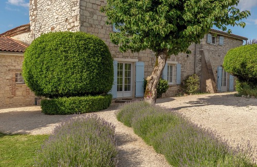 Trentels House | DOMAINE DE LA GRANJA - House of Happiness