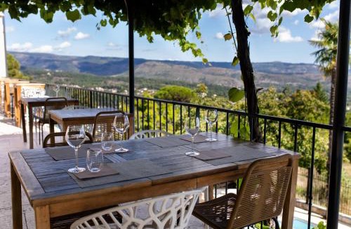 Aubenas House | Domaine de la Pinède