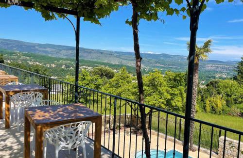 Aubenas House | Domaine de la Pinède