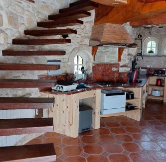 Ayguetinte Apartment | Domaine de la Tour de Pérès