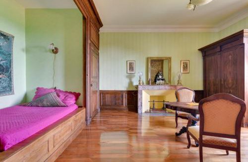 Le Truel Bed & Breakfast | Domaine de Linars ☆ La Chambre du Roi ☆
