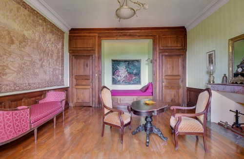 Le Truel Bed & Breakfast | Domaine de Linars ☆ La chambre du Roi ☆ XIXe ☆ view south meadows and forests