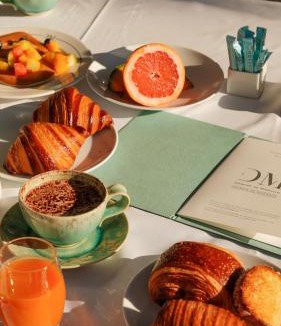 Les Baux-de-Provence Hotel | Domaine De Manville