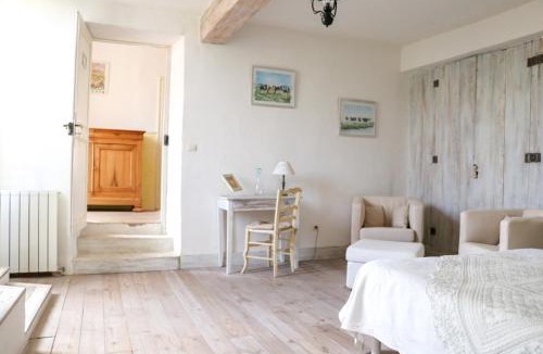 Engravies Bed & Breakfast | DOMAINE DE MARLAS - CHAMBRES D'HÔTES
