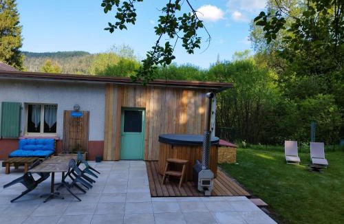 Mesnil Sous Les Cotes Cabin | Domaine de Marmonfosse