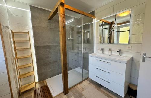 Perrancey-les-Vieux-Moulins Apartment | Domaine de Montauban