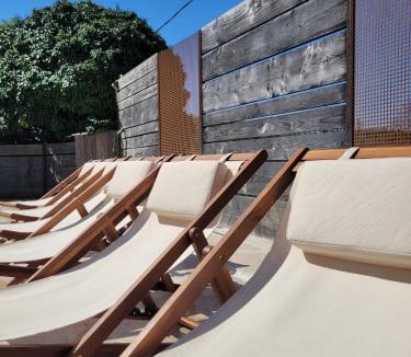 Cezac House | Domaine de Péroline Piscine et jacuzzi