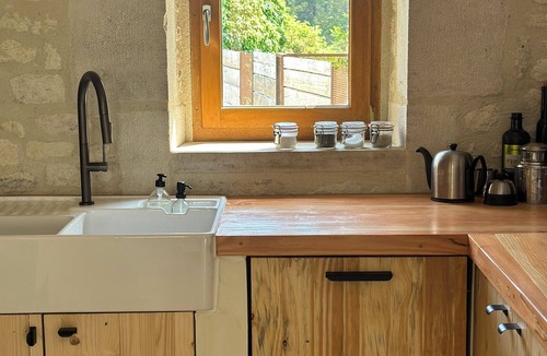 Cezac House | Domaine de Péroline: Swimming pool and Jacuzzi