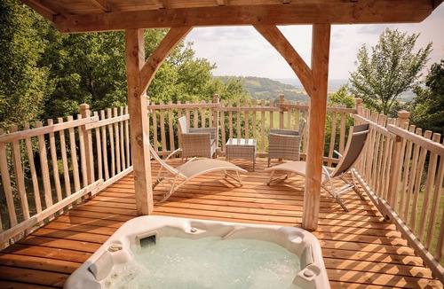 Clairac Cabin | Domaine de Pech et Lafon. Cabanes avec SPA privatif