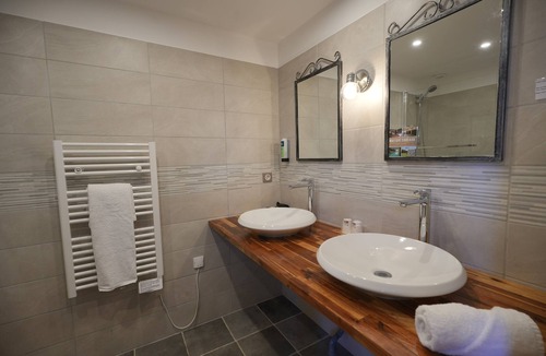 Daux Hotel | Domaine de Peyrolade