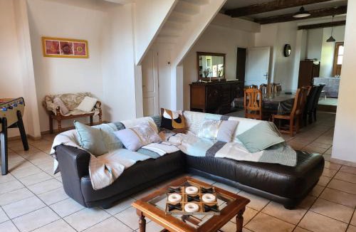 Carcassonne House | DOMAINE DE POULHARIES - Carignan