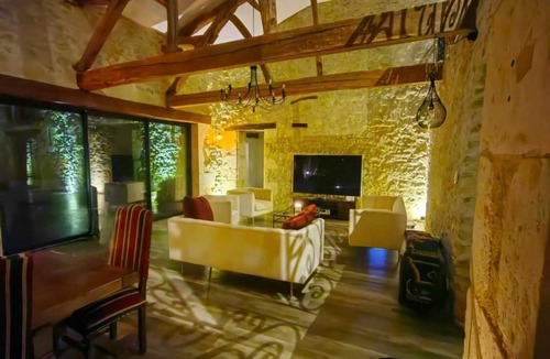 Vic-Fezensac Bed & Breakfast | Domaine de Pourrouquet - Slavic room