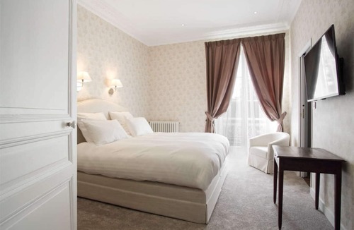 Notre-Dame-de-Sanilhac Bed & Breakfast | Domaine De Pouzelande B&B