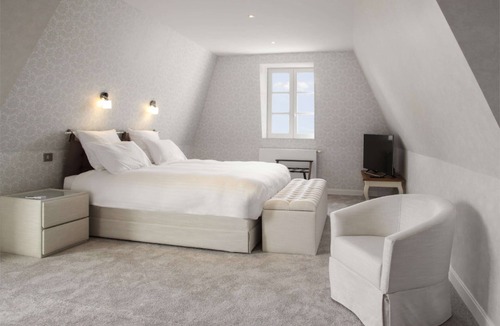 Notre-Dame-de-Sanilhac Bed & Breakfast | Domaine De Pouzelande B&B