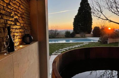 Cintegabelle Bed & Breakfast | Domaine de Quintalone Suite d exception avec Spa privatif et vue panoramique Pyrenees