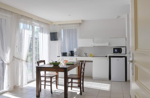 Montreal Apartment | Domaine de Saint-Orens​