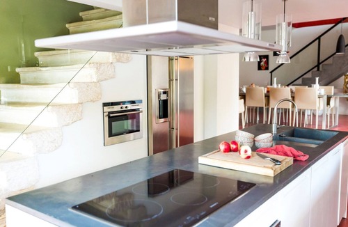 Laudun Villa | Domaine De Sol - Seven Bedroom Villa, Sleeps 14
