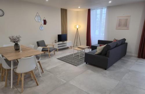 Fontaines-d'Ozillac Apartment | Domaine de Zely