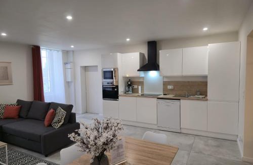 Fontaines-d'Ozillac Apartment | Domaine de Zely