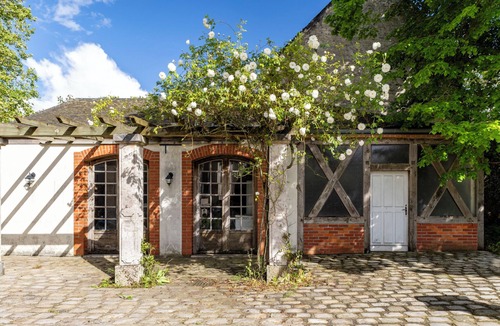 Corbeilles Villa | Domaine des Étoiles du Gâtinais - Entire dwelling and wooded grounds