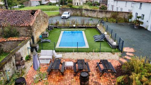 Vendrennes Apartment | Domaine des 5 Roses - Rose Rouge