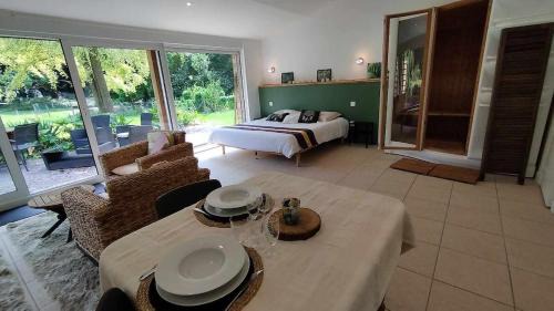 Bernay-en-Ponthieu Apartment | Domaine des Célestins - Loft Ginkgo