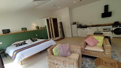Bernay-en-Ponthieu Apartment | Domaine des Célestins - Loft Ginkgo