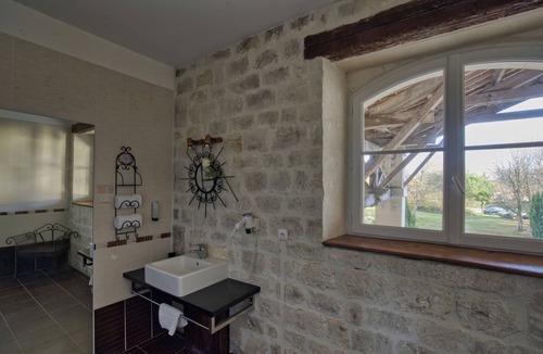 Saintes Agglomeration Hotel | Domaine des Chais