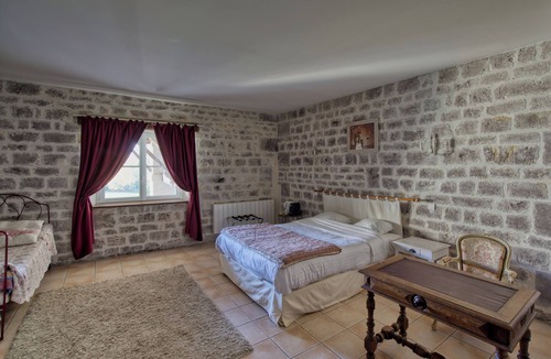 Saintes Agglomeration Hotel | Domaine des Chais