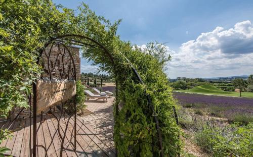 Saint-Saturnin-les-Apt Resort | Domaine des Andéols