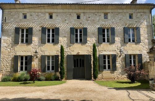 Saint-Seurin-de-Prats Bed & Breakfast | Domaine des Monges