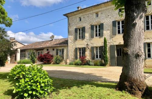 Saint-Seurin-de-Prats Bed & Breakfast | Domaine des Monges