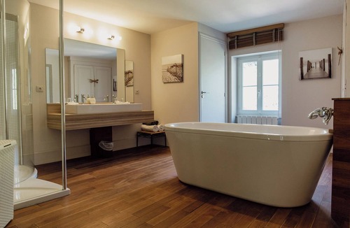 Cordelle Hotel | DOMAINE DES GRANDS CÈDRES