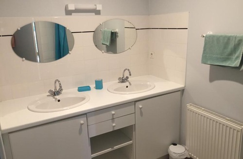 Villiers-Charlemagne House | Domaine Des Mille Oiseaux