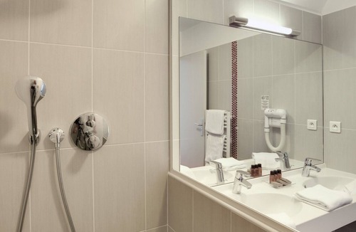 Epiniac Hotel | Domaine Des Ormes