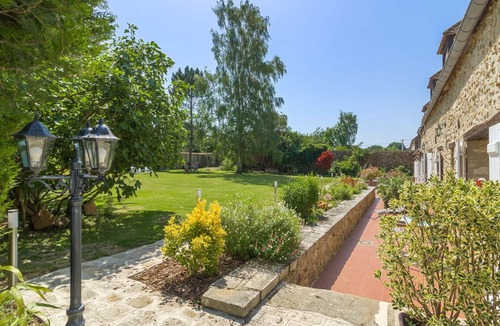 Petit Moisenay Apartment | Domaine des Trois Chateaux