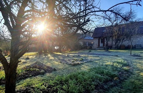 Droue-sur-Drouette House | Domaine ds Pousses in the heart of1 country village