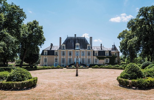 Saint-Lactencin House | Domaine du château de la Brosse-Gites36