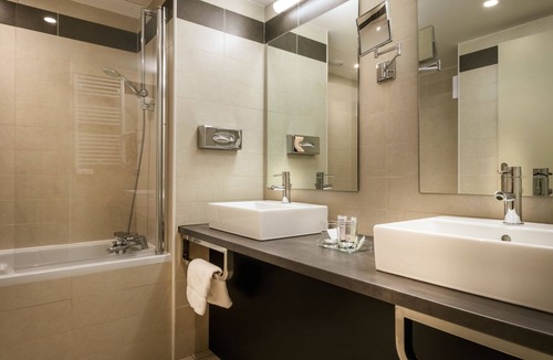 Monthieux Hotel | Domaine du Gouverneur