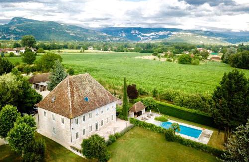 Les Avenieres Bed & Breakfast | Domaine du Manoir