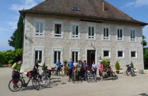 Les Avenieres Bed & Breakfast | Domaine du Manoir