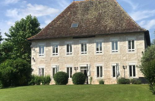Les Avenieres Bed & Breakfast | Domaine du Manoir