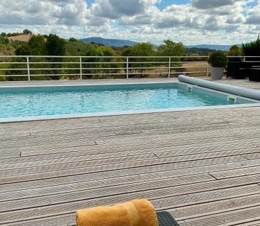 Saint-Cyprien-sur-Dourdou Bed & Breakfast | Domaine du Mas Naut