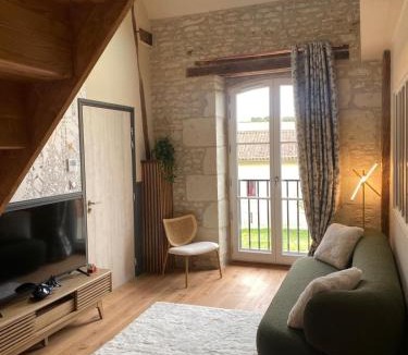 Mirebeau House | Domaine du Petit Vivier