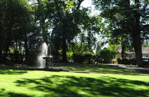 Bagnols-sur-Ceze Hotel | Domaine Du Val De Cèze