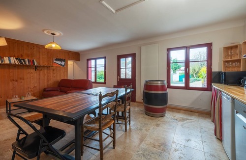 Saint-Cyr-en-Bourg House | Domaine Fouet - A 100m du Domaine, visite de cave et dégustation gratuite